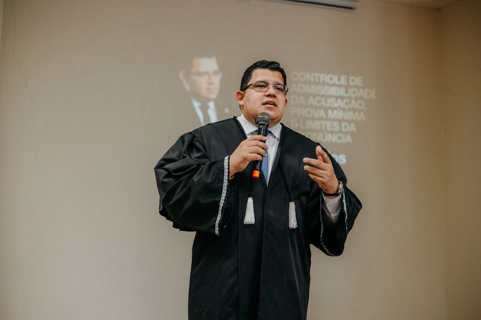 Dr. Carlos Vila Real em palestra sobre Direito Criminal